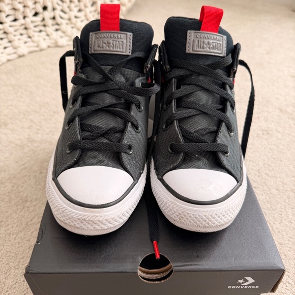 Converse shoes worn once - Picture 2 of 7